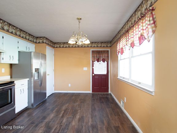 5th image of 402 Dogwood Dr
