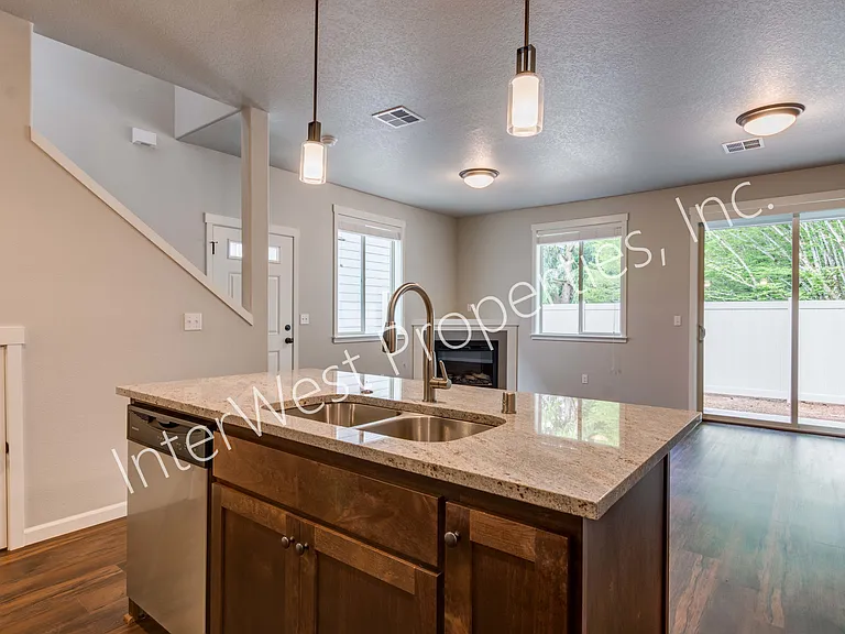 10317 NE 61st Cir — Photo 21