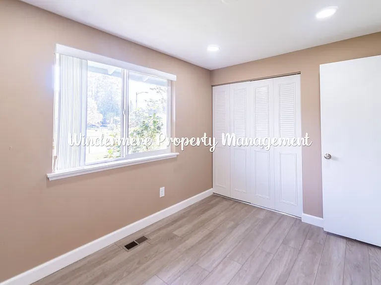4210 Eastwood Ave SE — Photo 14