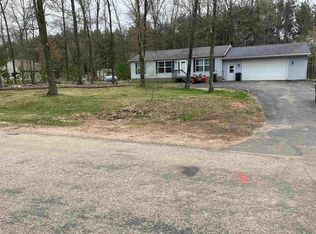 N7212 Cozy Oaks Cir, Shawano, WI 54166