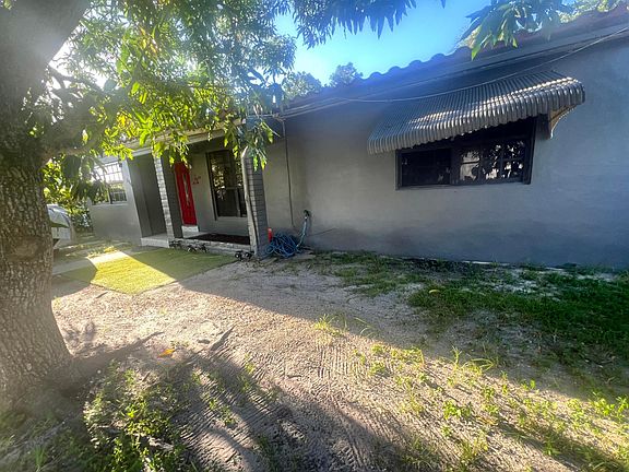 3rd image of 845 NW 144TH Street