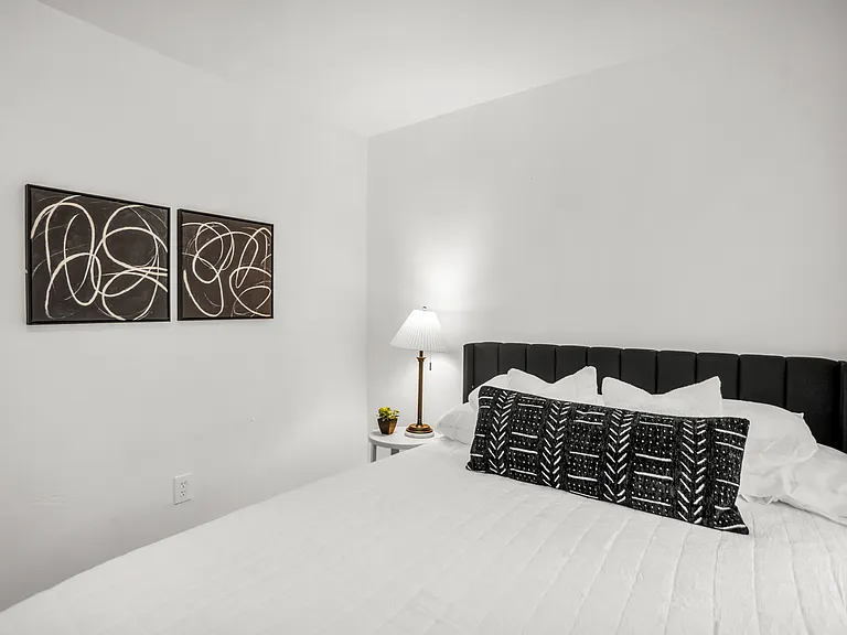 2737 Stuart Dr #2 — Photo 4