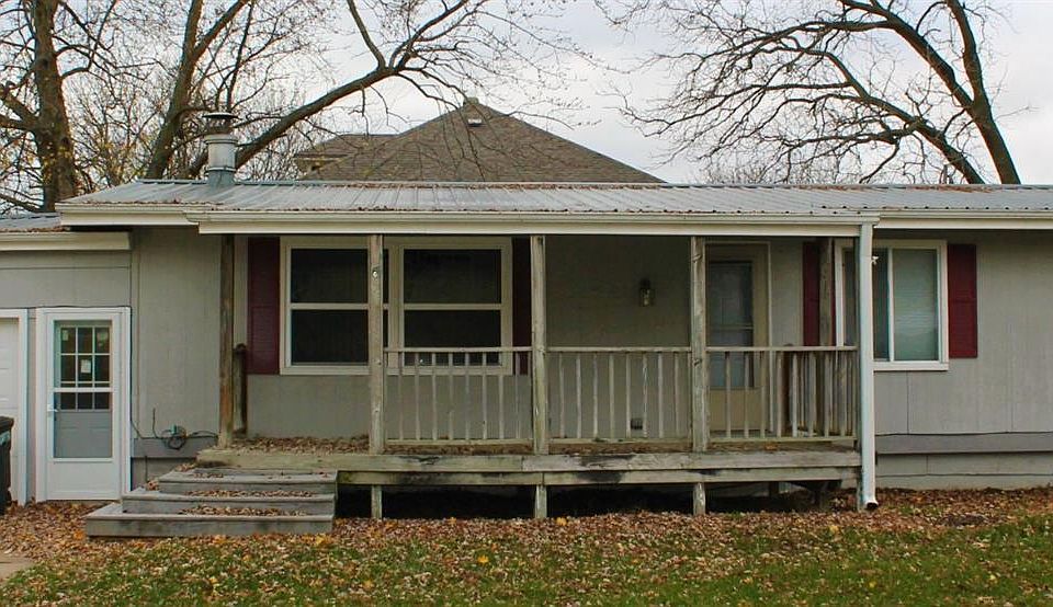 1st image of 407 Depot St