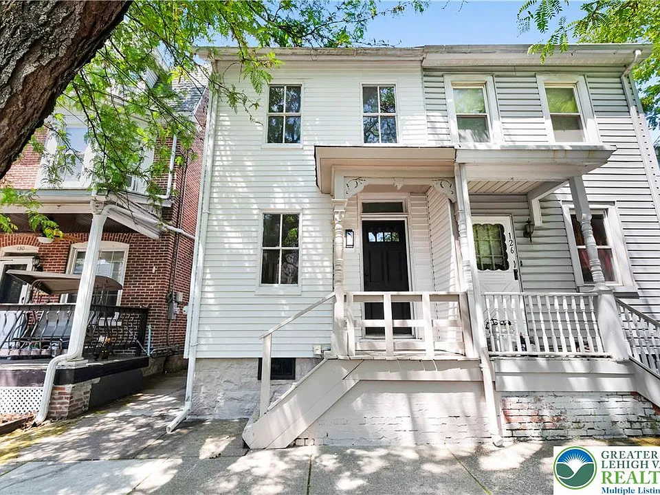 128 W Fairview St