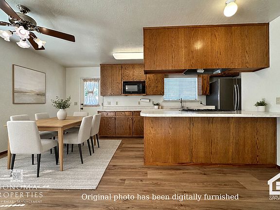 3rd image of 19220 Railroad Ave