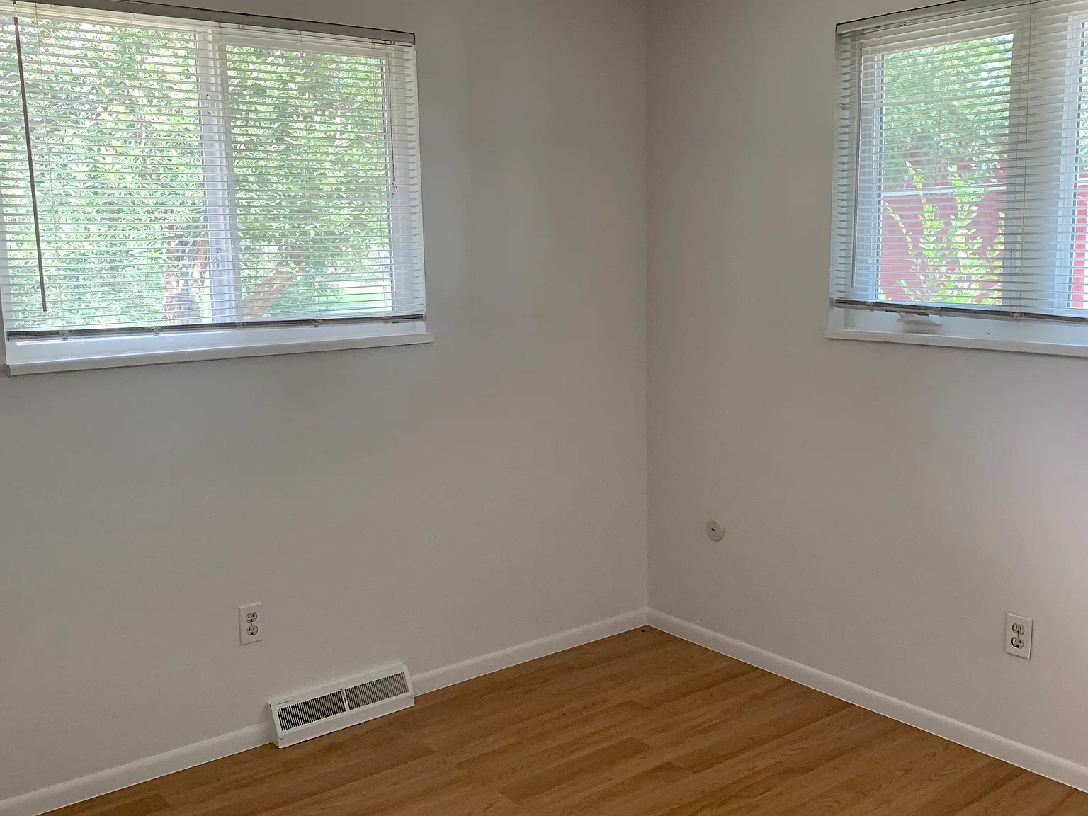 2 bed, 960 sqft, $1,700 — Photo 2