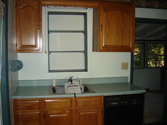 3rd image of 609 E 1st Ave S