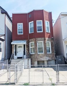 220 Wilkinson Ave, Jersey City, NJ, 07305