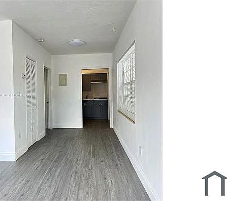 5th image of 600 SW 16th Ave #600