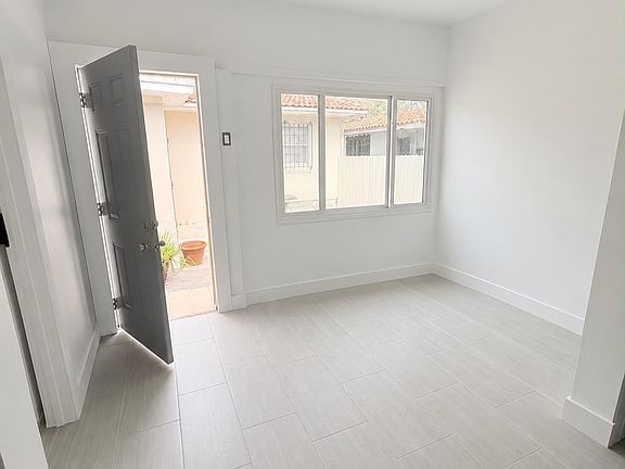 4th image of 1152 NW 34th Ave #1