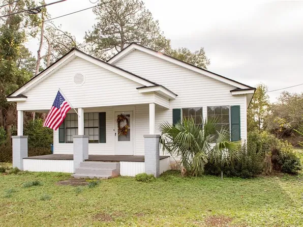 2497 Carswell Ave, Waycross, GA 31503
