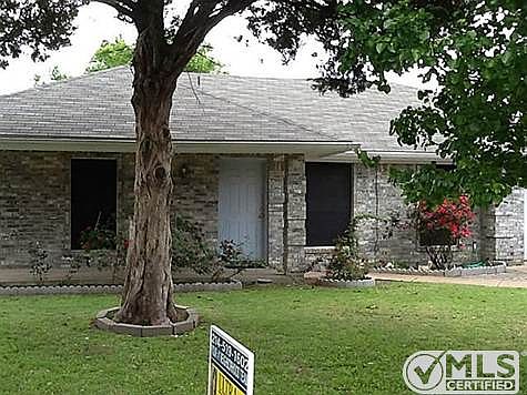 1st image of 528 Mary Jane Ln