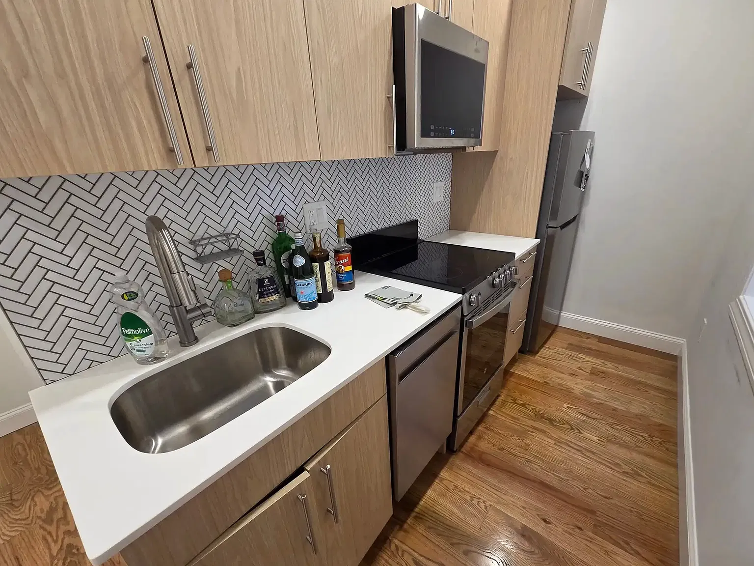 Studio, 450 sqft, $2,550 — Photo 3