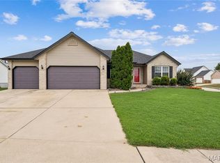 6700 Crossington Ln, Maryville, IL 62062