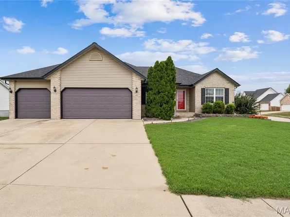6700 Crossington Ln, Maryville, IL 62062