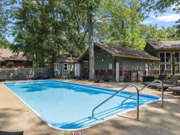 816 E Indiana St, New Buffalo, MI 49117