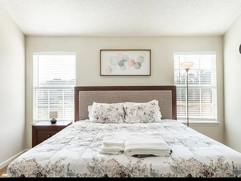 1934 Eshelman Ct — Photo 10