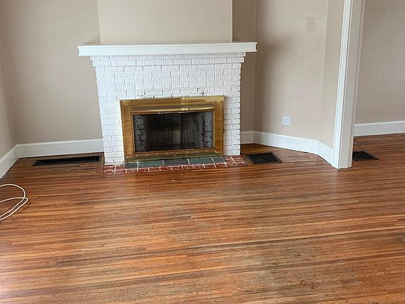 5th image of 380 E Welch Ave