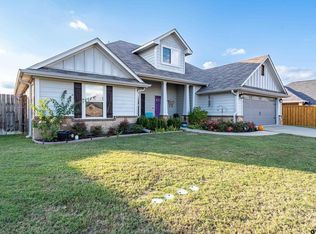 706 Reno Dr, Chandler, TX 75758