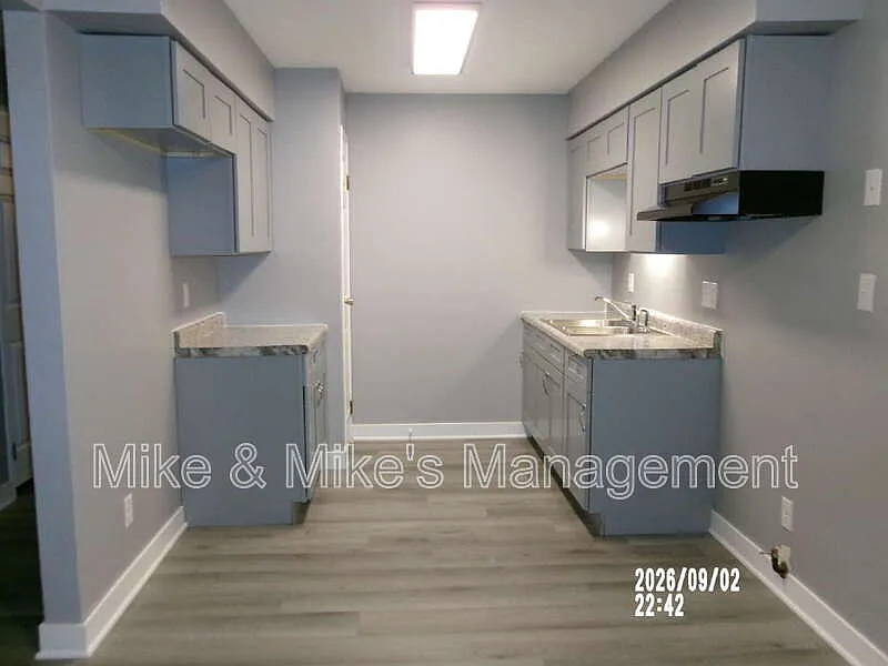 2 bed, 1.0 bath, 1040 sqft, $1,395 — Photo 3