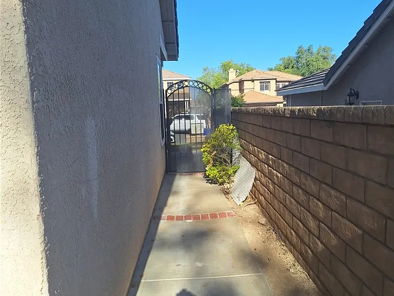 30427 Yosemite Dr — Photo 24