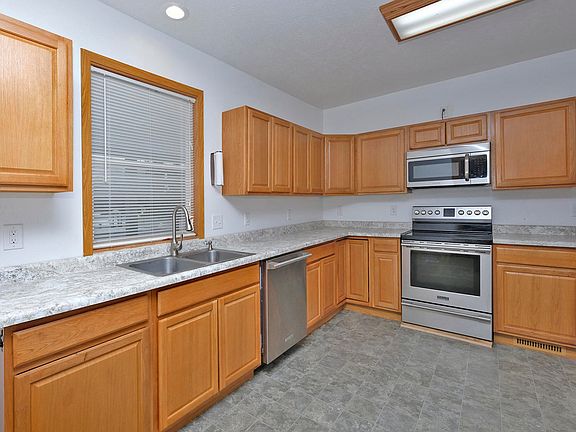 4th image of 607 W North St