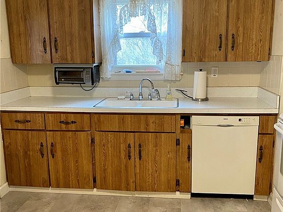 2nd image of 29 Bissell Dr