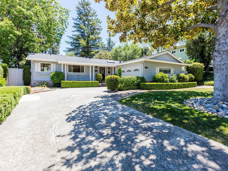 1st image of 3783 Country Club Dr