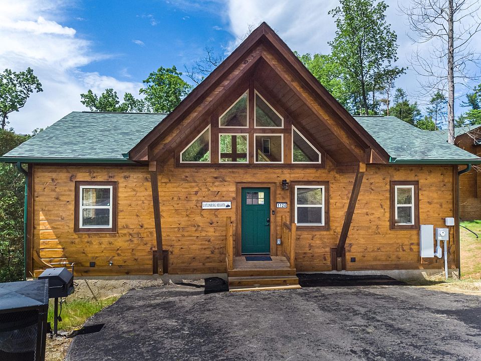 1st image of 1124 Greenbriar Village Ln