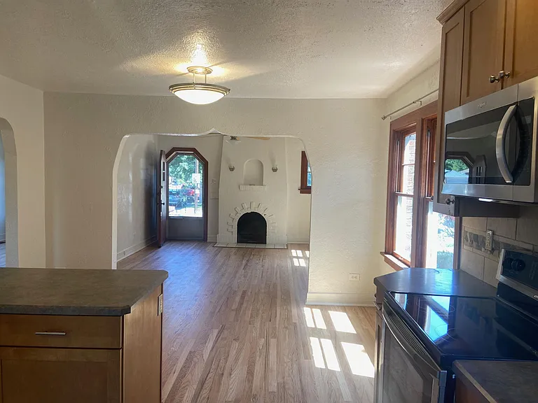 3909 Perry St — Photo 6