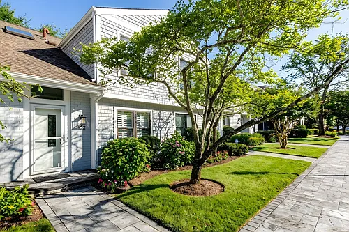 50 Hubbard Ln Photo 1