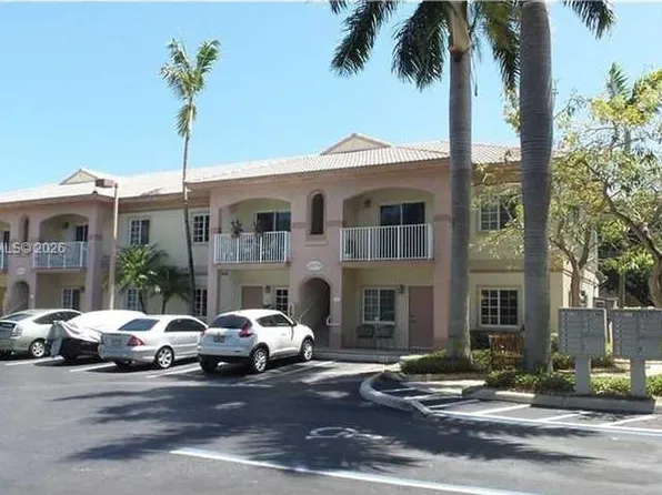 2010 Taylor St APT 8B, Hollywood, FL 33020