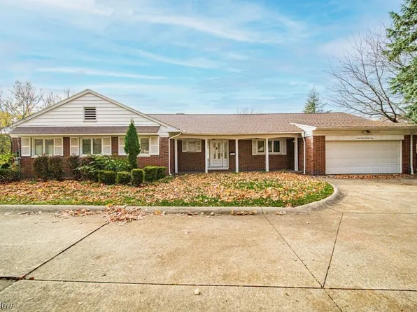 2323 Rockefeller Rd, Wickliffe, OH 44092