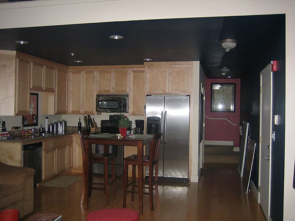 2nd image of 139 Stillman St APT 8