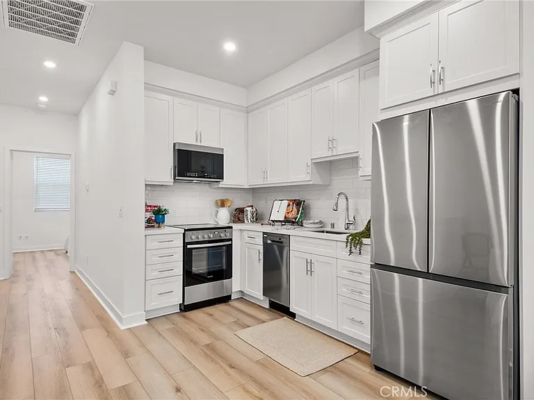 1036 Hazel Dr — Photo 20