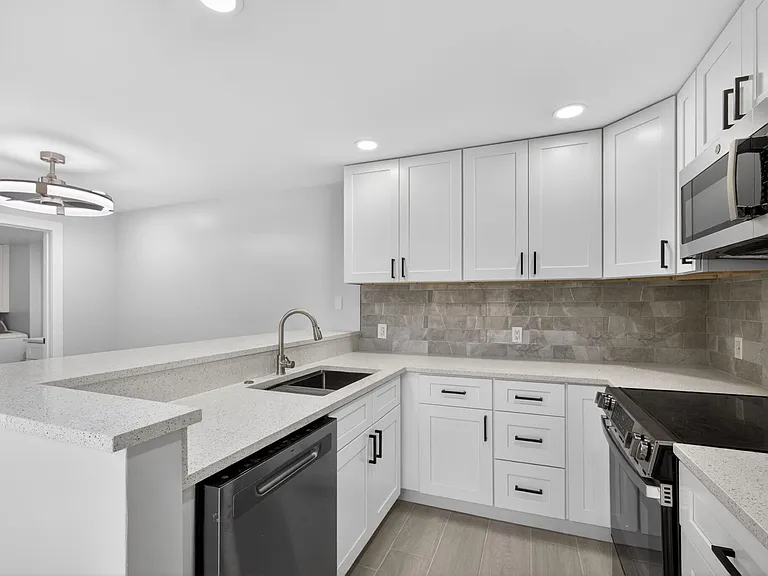 183 Charter Way — Photo 12