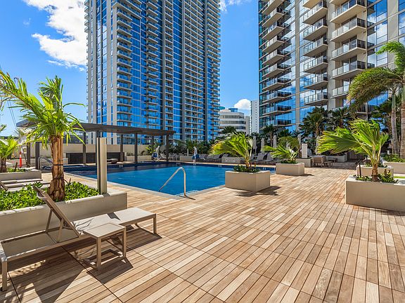 3rd image of 1388 Kapiolani Blvd #904
