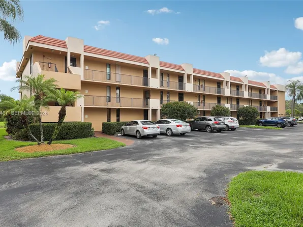 5732 Coral Lake Dr #308, Margate, FL 33063