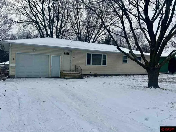 1619 S 4th St, Saint Peter, MN 56082