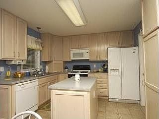 2nd image of 1101 S 105th St
