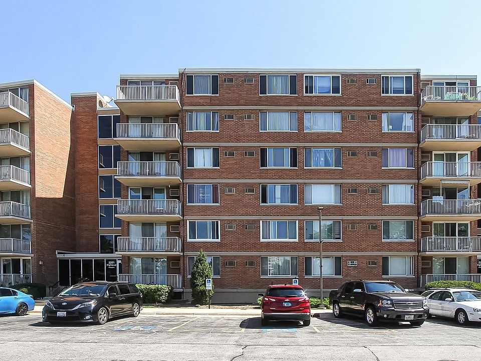 1st image of 22O1 S Highland Ave #6G