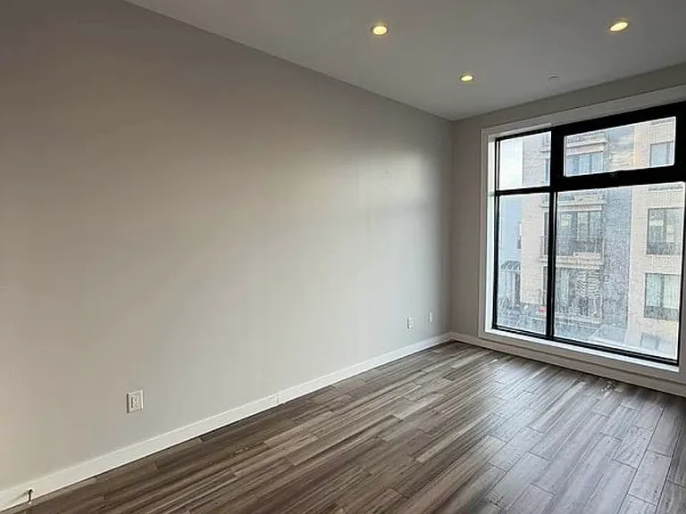 313 52nd St #5L — Photo 9