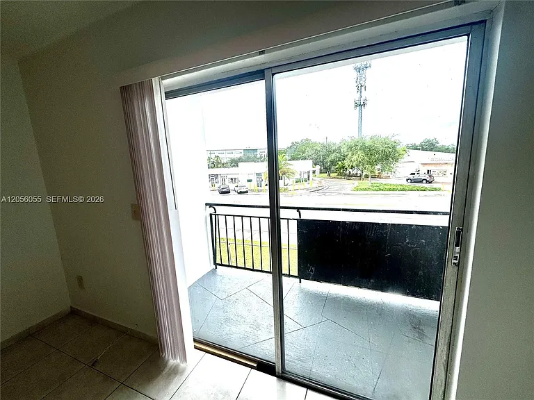 888 NE 132nd St #207 — Photo 4