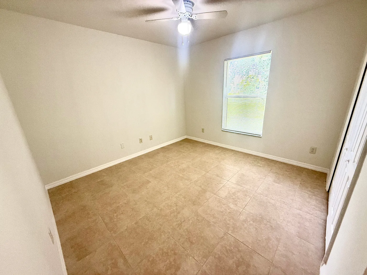 3 bed, 1401 sqft, $1,650 — Photo 2