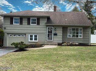 38 Rockland Dr, Pittsfield, MA 01201