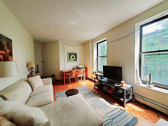 3rd image of 285 15th St APT 3A