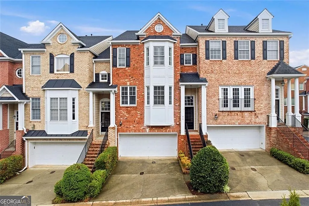 4 bed, 3.5 bath, 3751 sqft, $3,500 — Photo 1