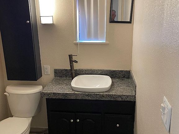 4th image of 512 Lisa Ln #512