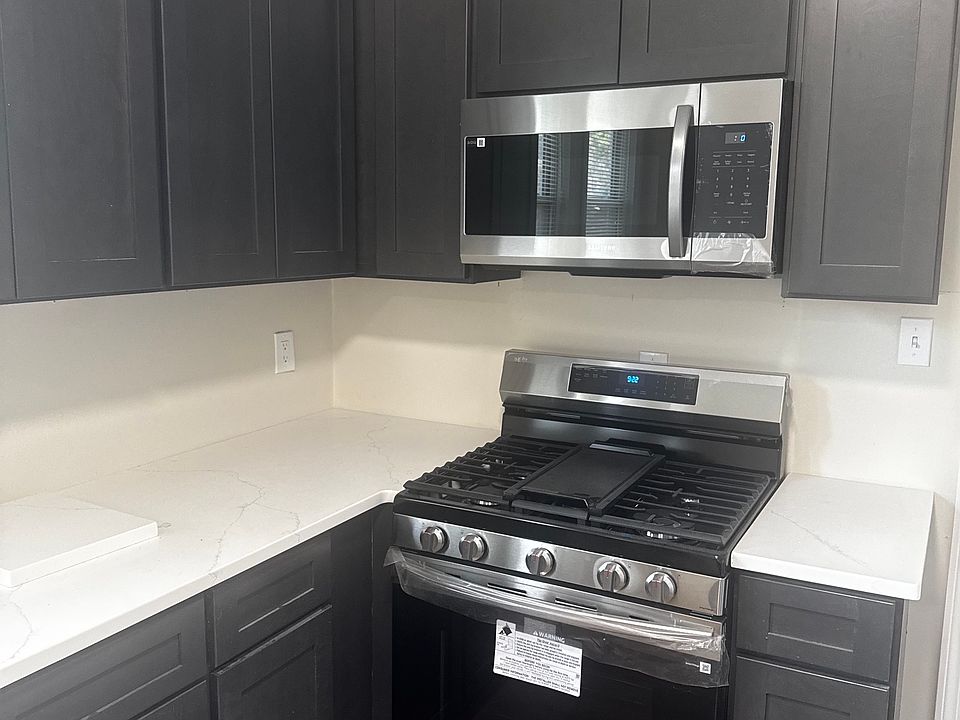 1st image of 211 Delhi St APT 2