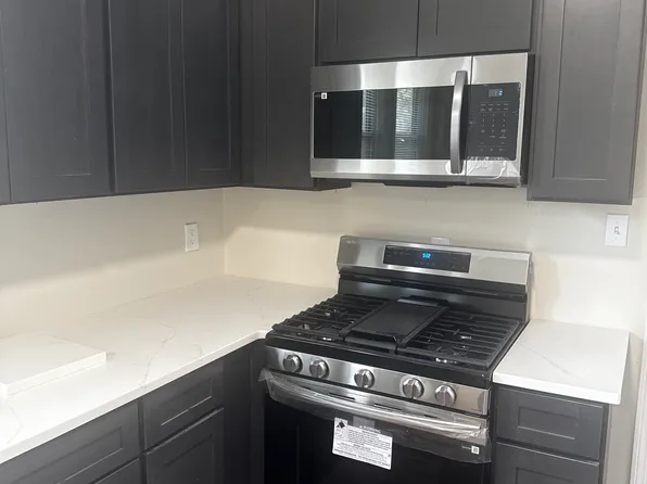 211 Delhi St APT 2, Mattapan, MA 02126